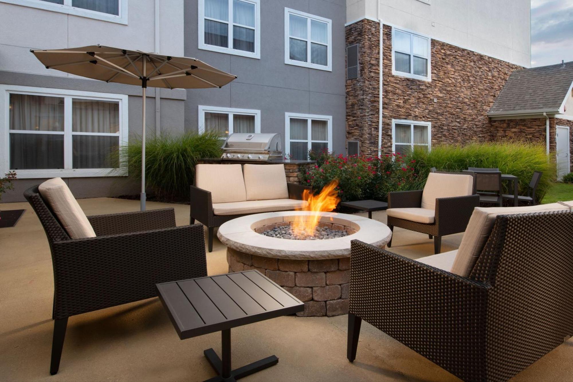 Residence Inn By Marriott Rogers Exterior photo